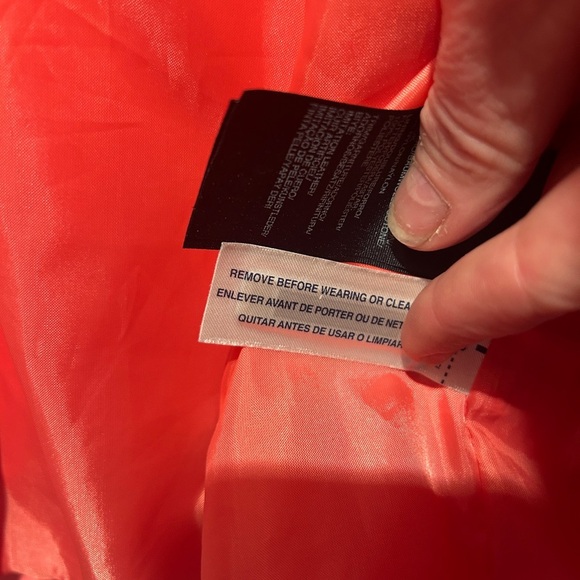 Trendy like new Tommy Hilfiger Coral Fall Trench coat with belt - Picture 6 of 8